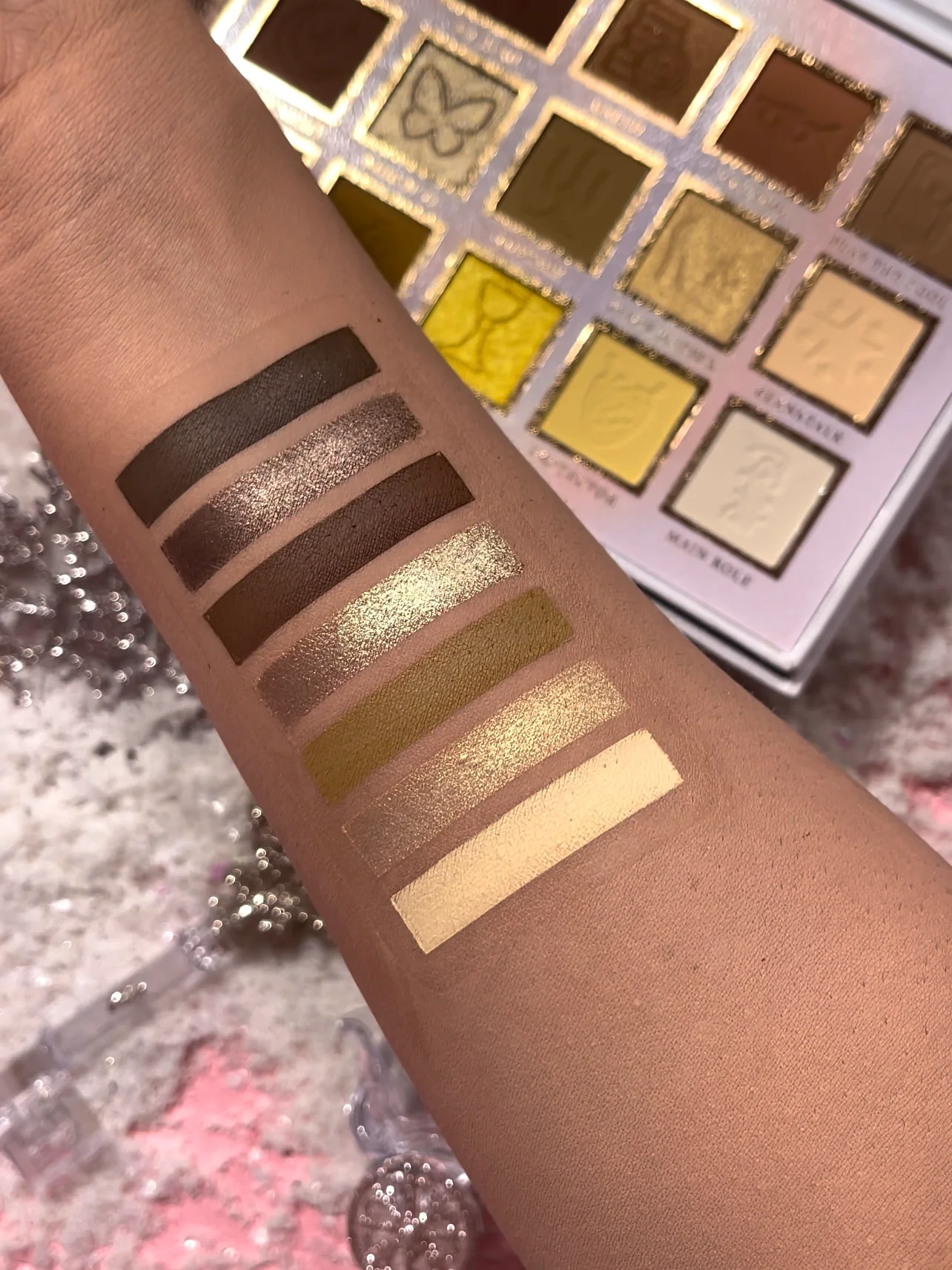 If The Crown Fits Neutral Eyeshadow Palette - Image 4