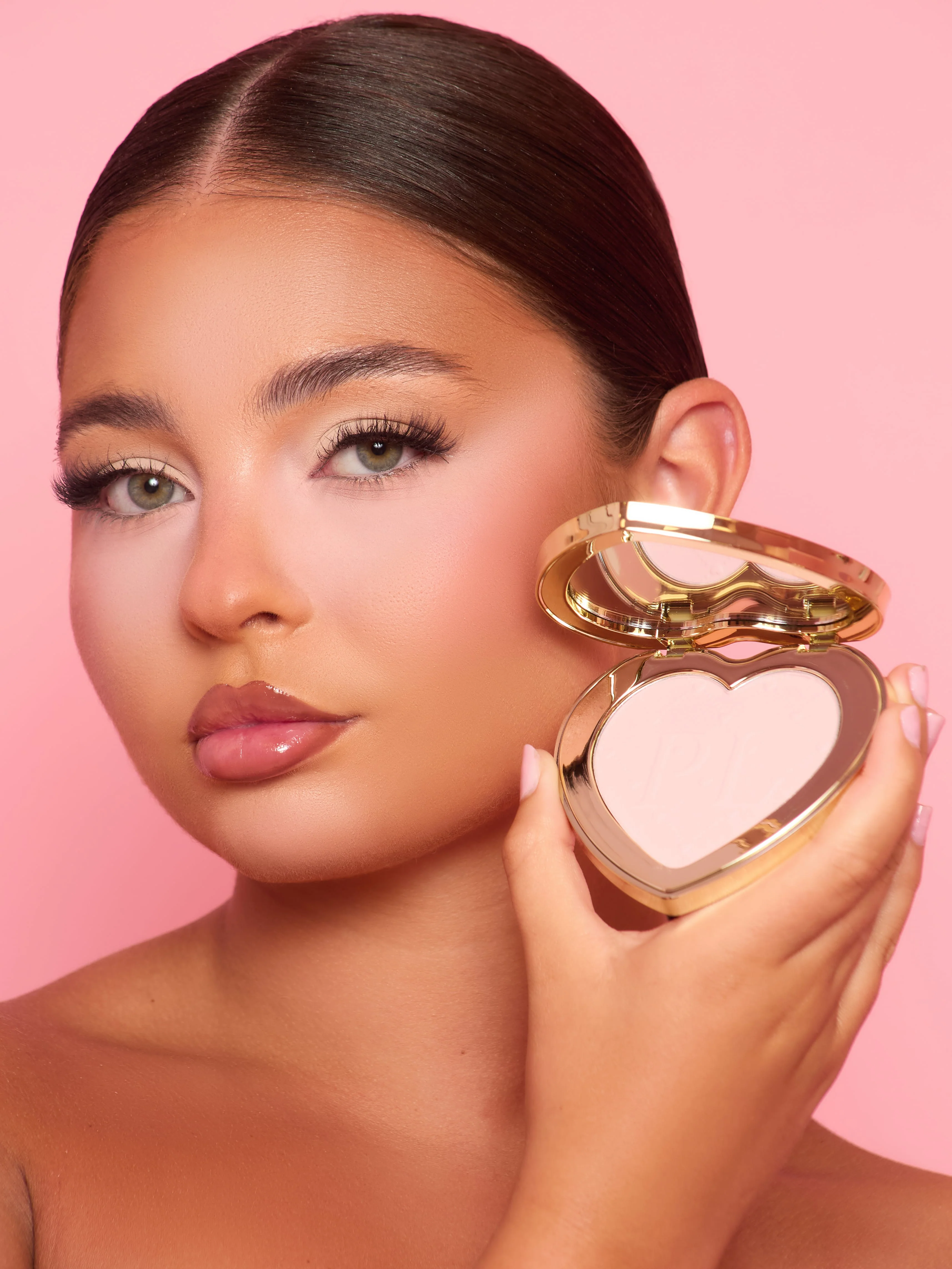Under-Eye Brightening Powder - Image 32